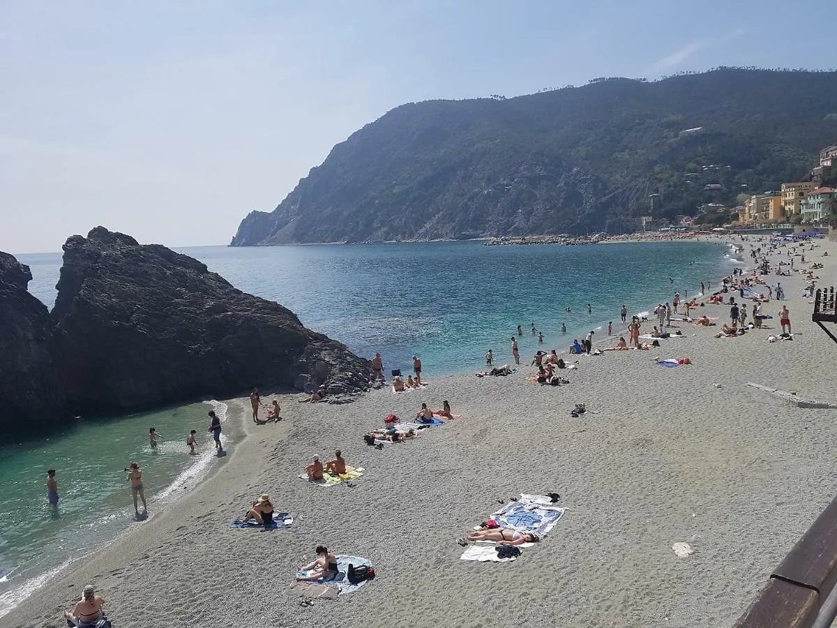 Stunning Aptm In Villa Monterosso al Mare Apartment