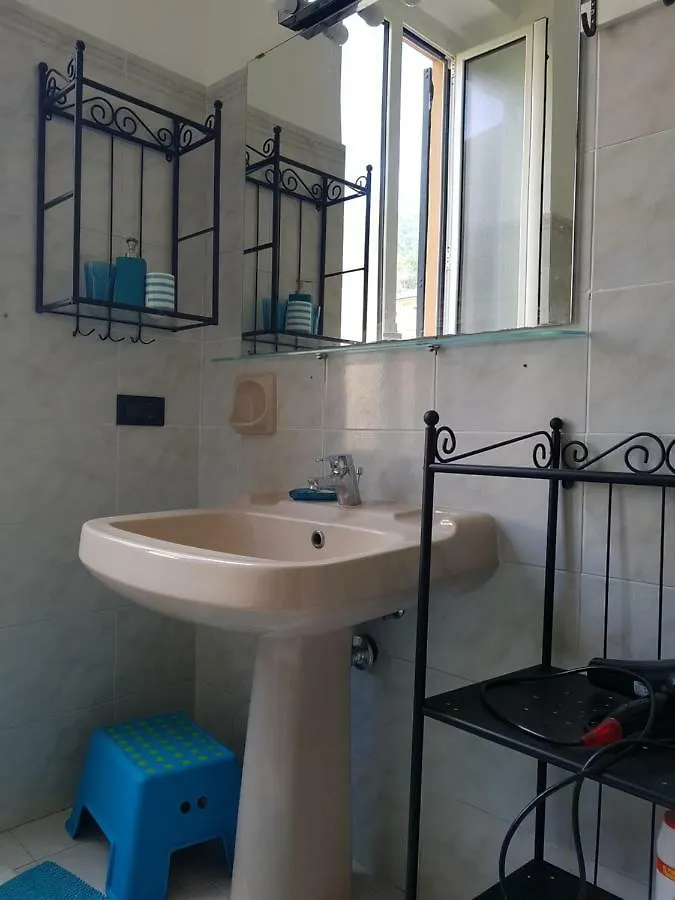Apartment Stunning Aptm In Villa Monterosso al Mare
