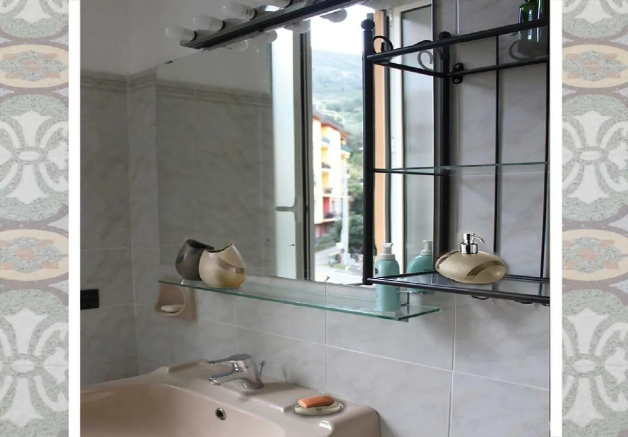 Stunning Aptm In Villa Monterosso al Mare 0*,